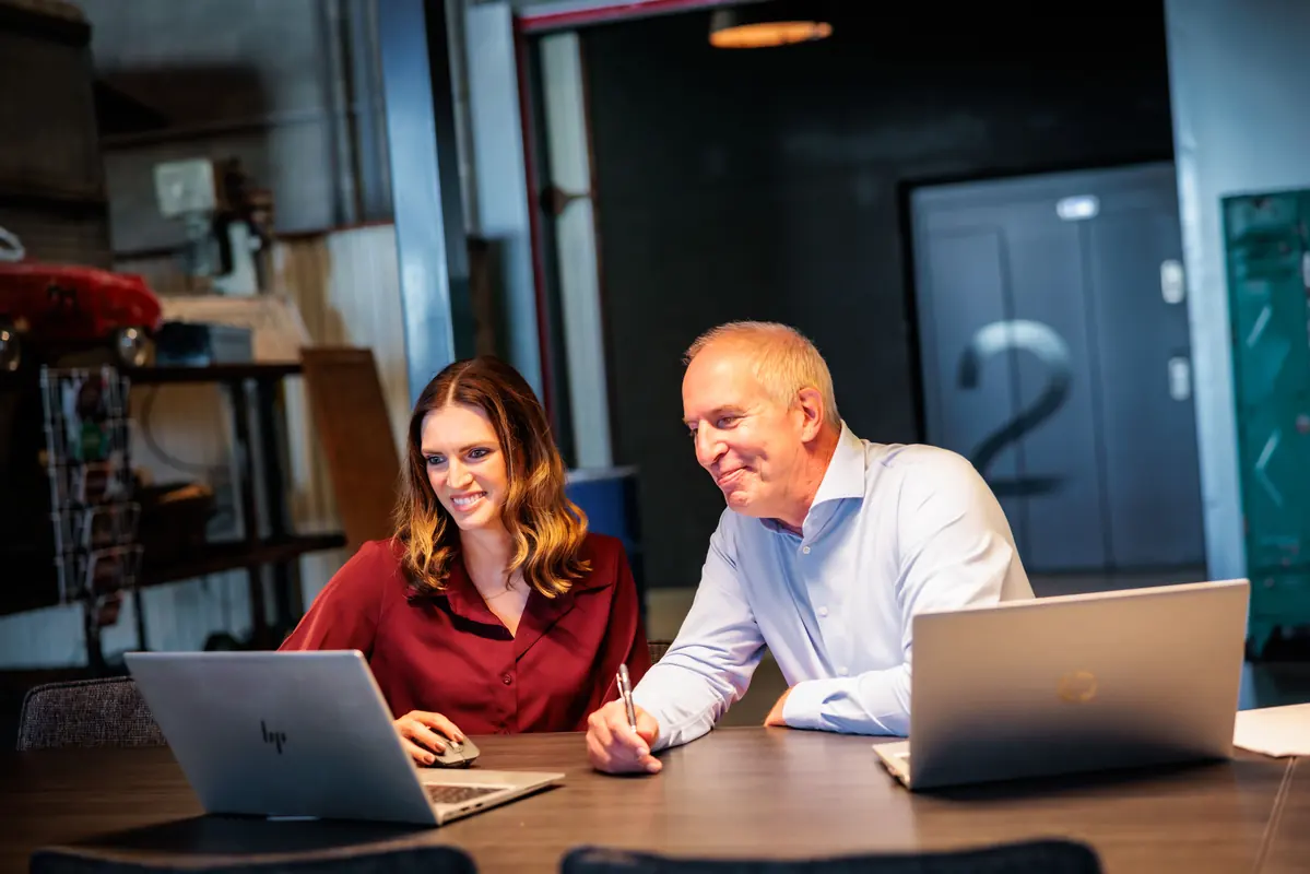 Arne en Dorien aan het werk