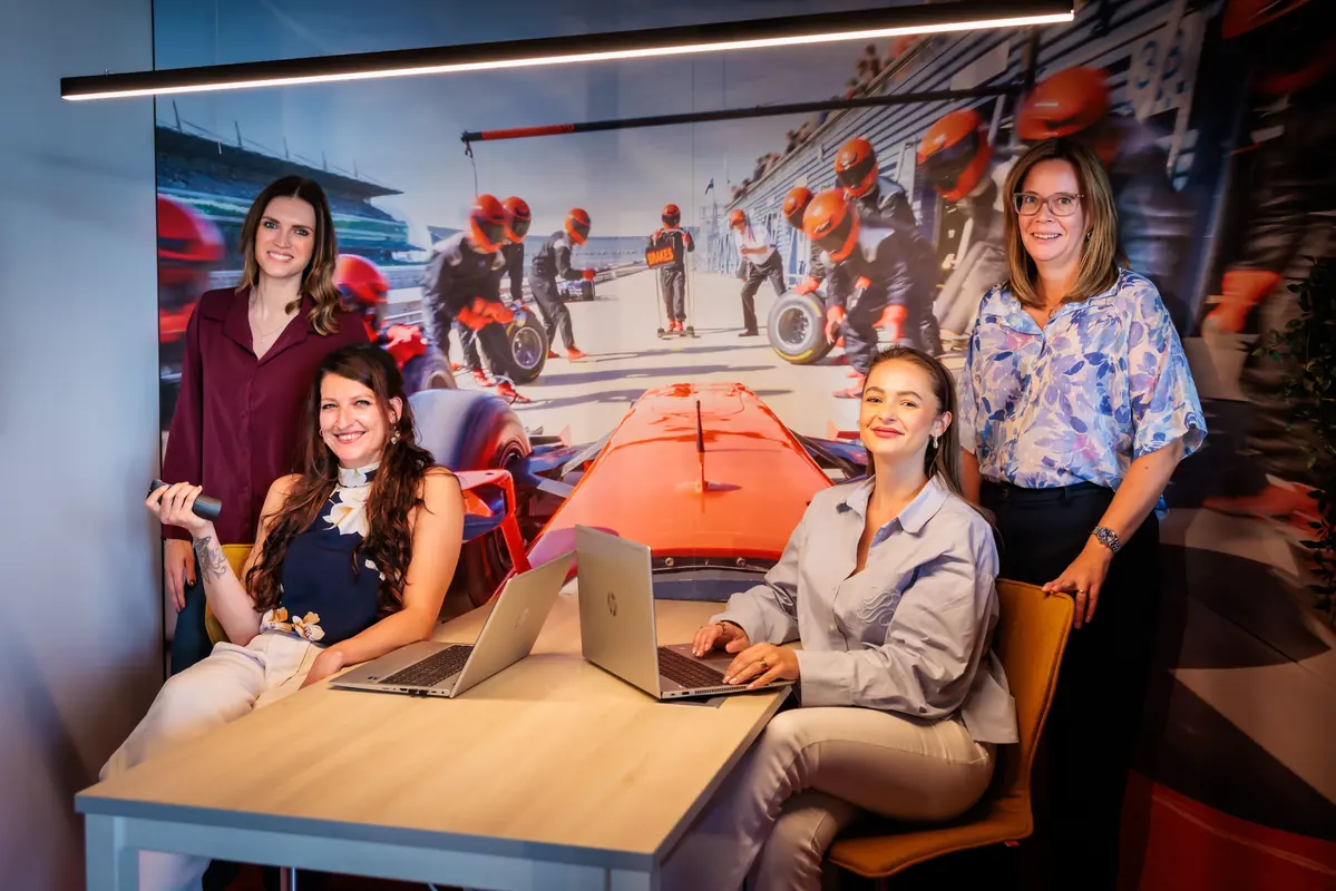 Het back-office team van Life Experts