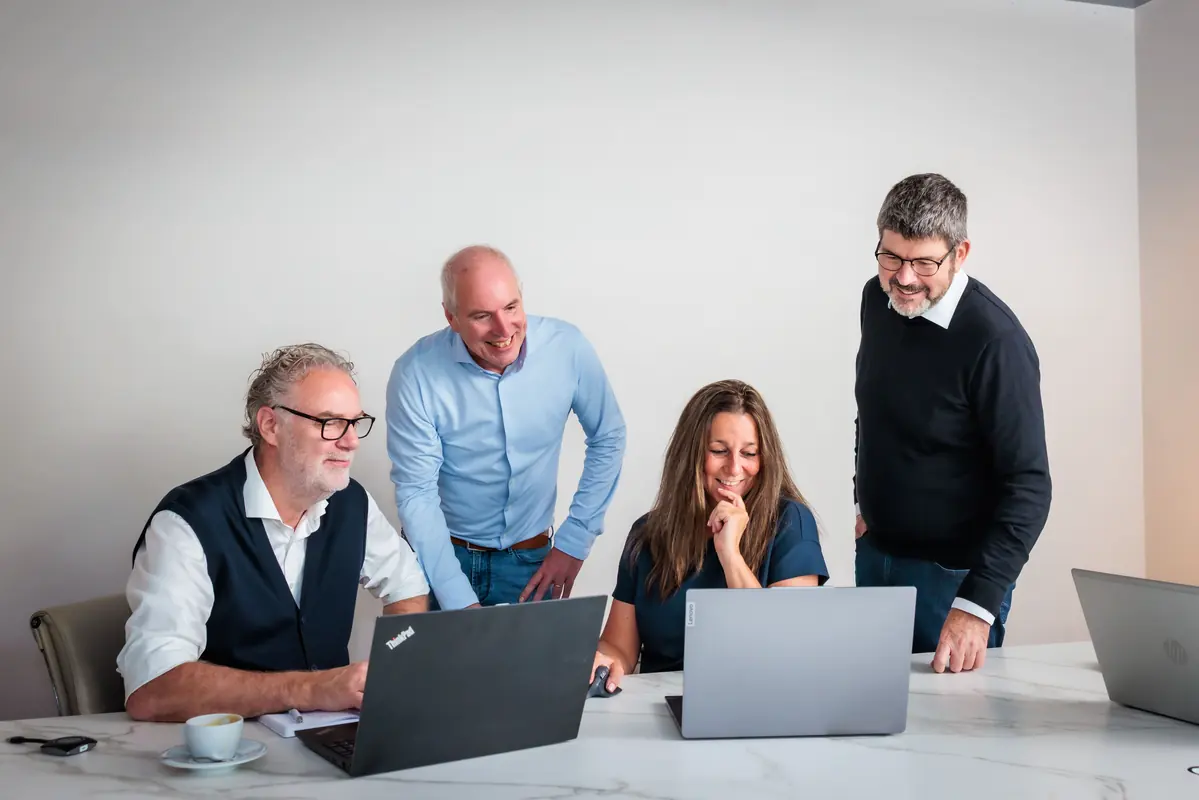 Het management van Life Experts aan het werk