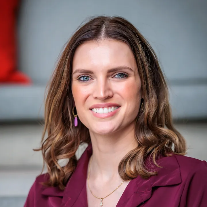 Portret van Dorien Geudens, administratief medewerker frontoffice studies & uitgiftes bij Life Experts